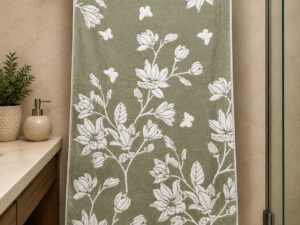 Microfiber Floral Bath Towel - Image 3